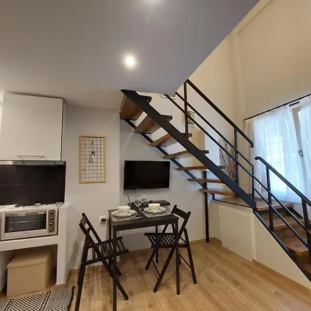 Apartment Urban Minimalistic Maisonette!